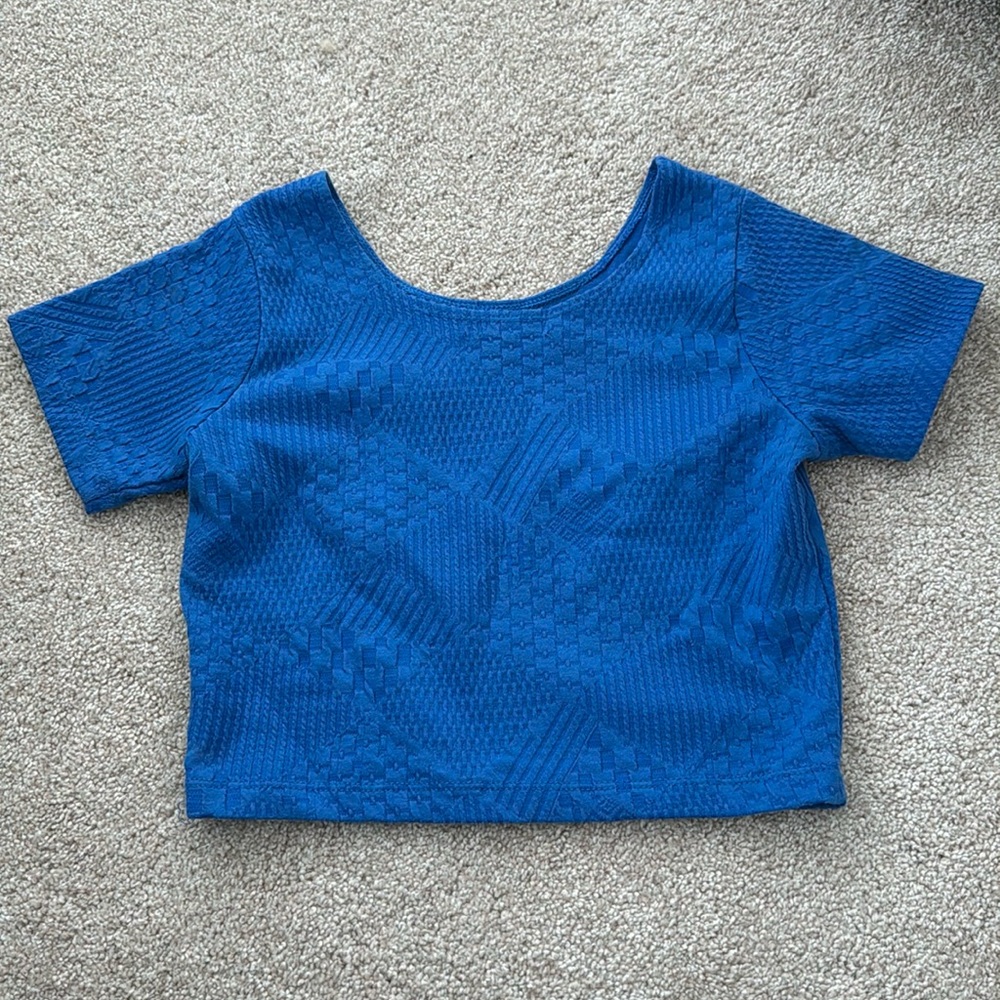 Cotton on blue crop top